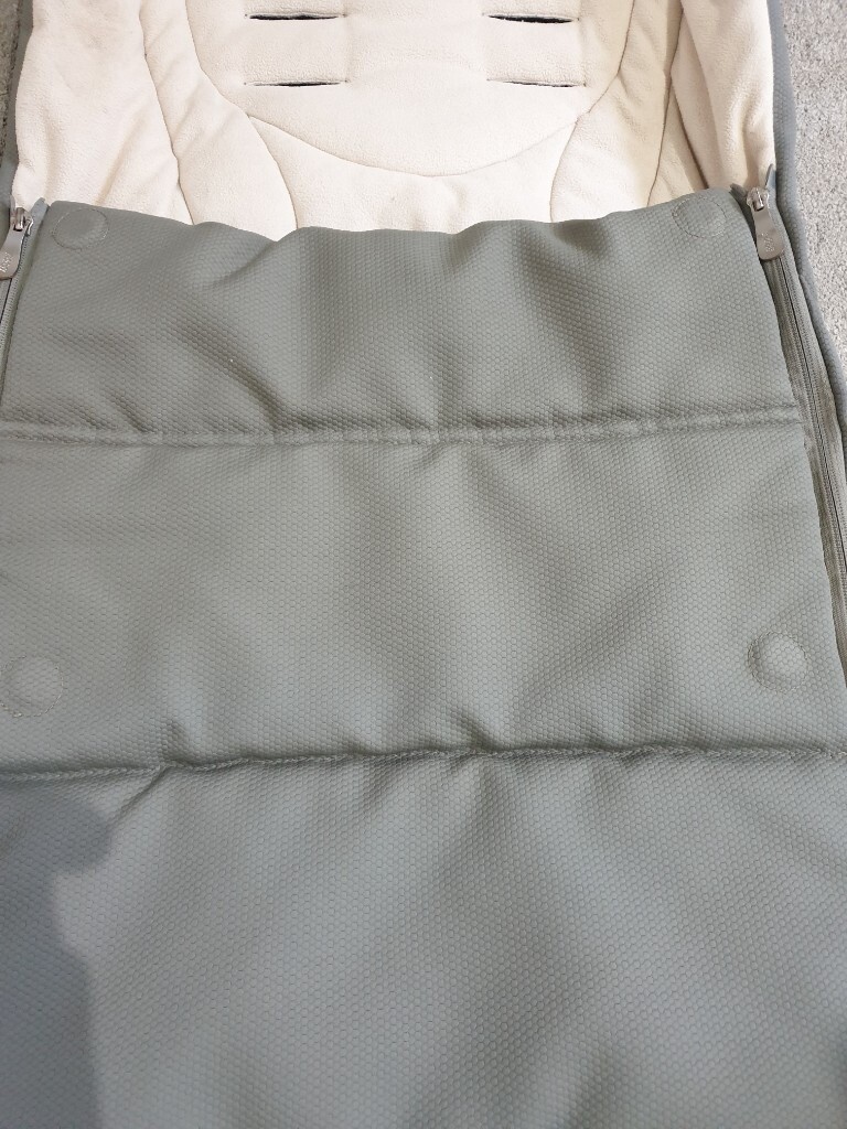 ocarro footmuff sage green